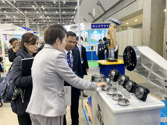HSOAR during IREX 2019 Japan internatinal robotics show exhibtion.png